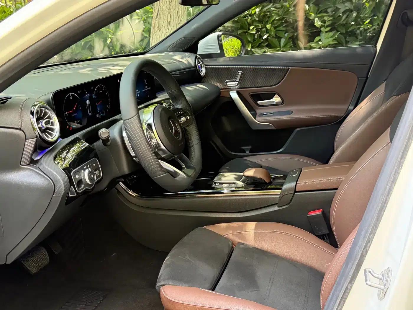Mercedes-Benz A-Class 2021 A 200 L Sport Sedan Fashion Edition — миниатюра 3