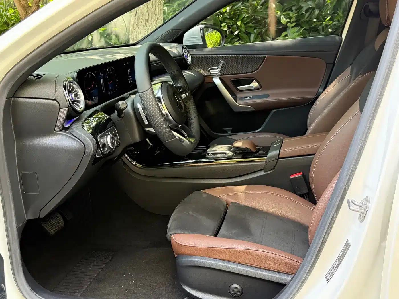 Mercedes-Benz A-Class 2021 A 200 L Sport Sedan Fashion Edition — миниатюра 4
