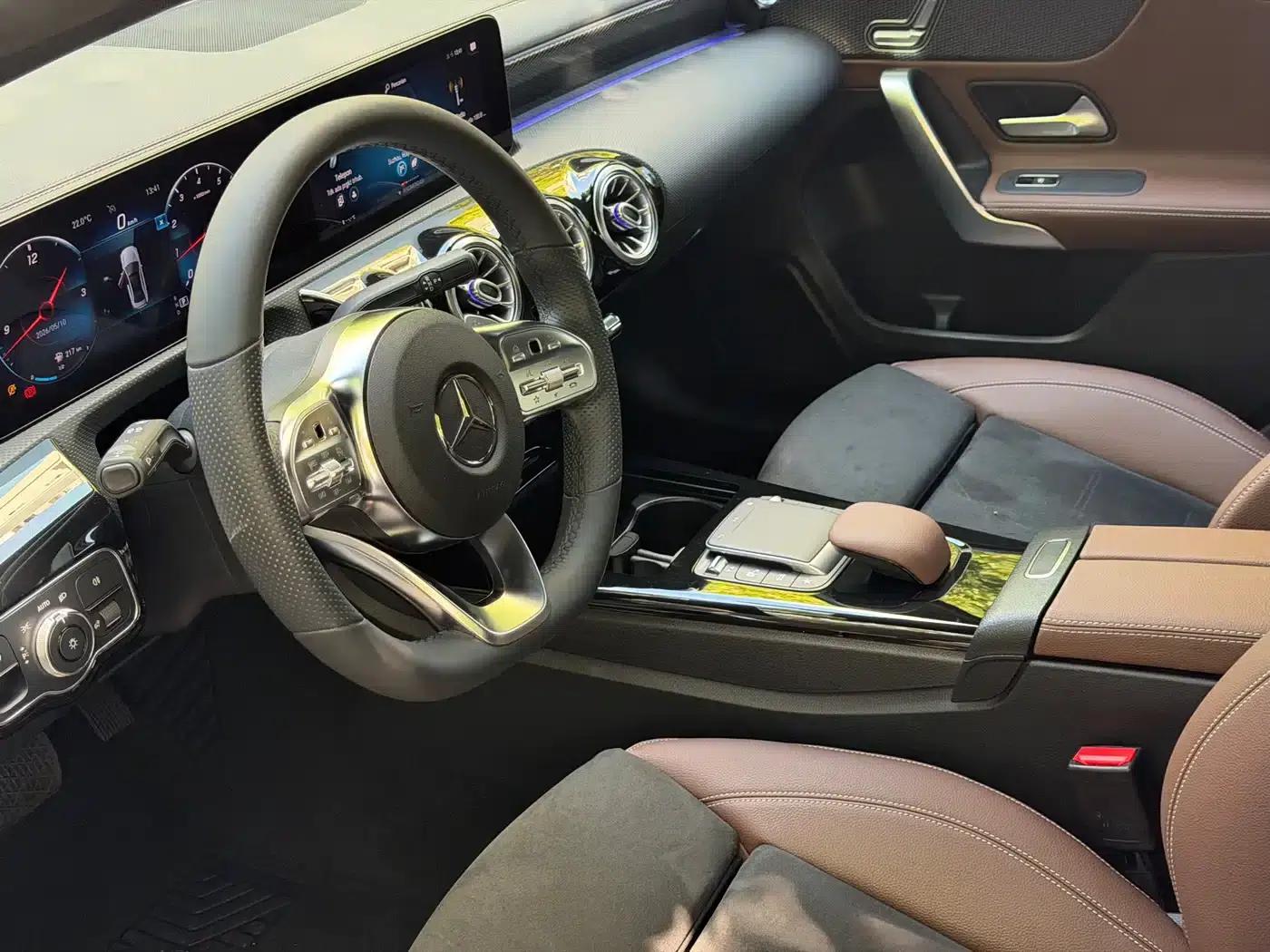 Mercedes-Benz A-Class 2021 A 200 L Sport Sedan Fashion Edition — миниатюра 5
