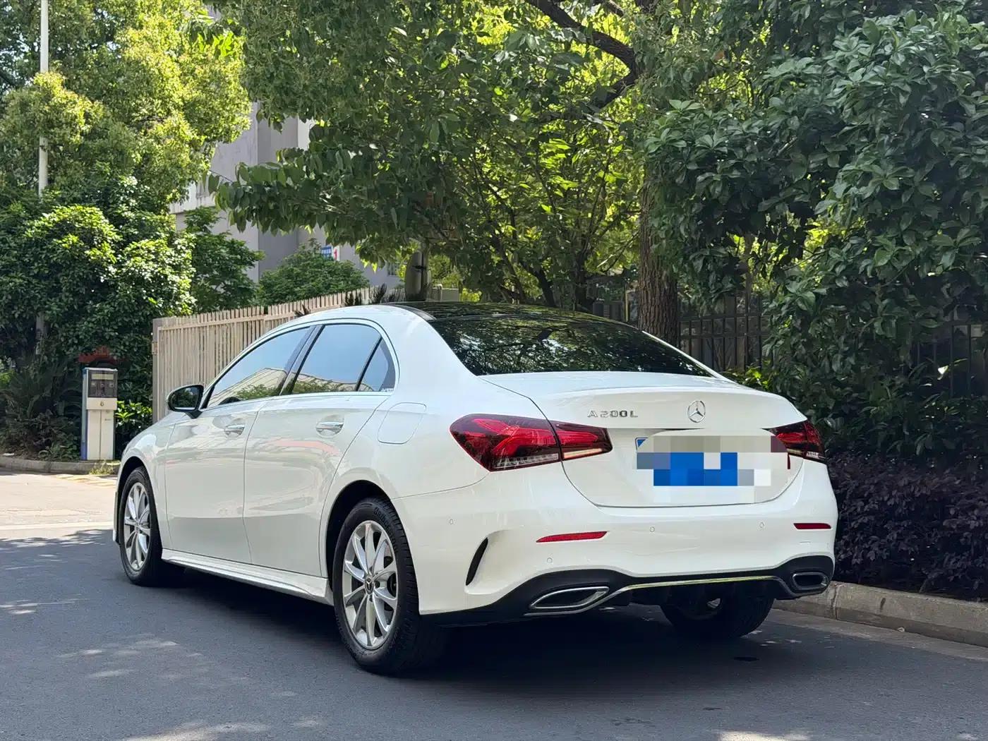 Mercedes-Benz A-Class 2021 A 200 L Sport Sedan Fashion Edition — миниатюра 10
