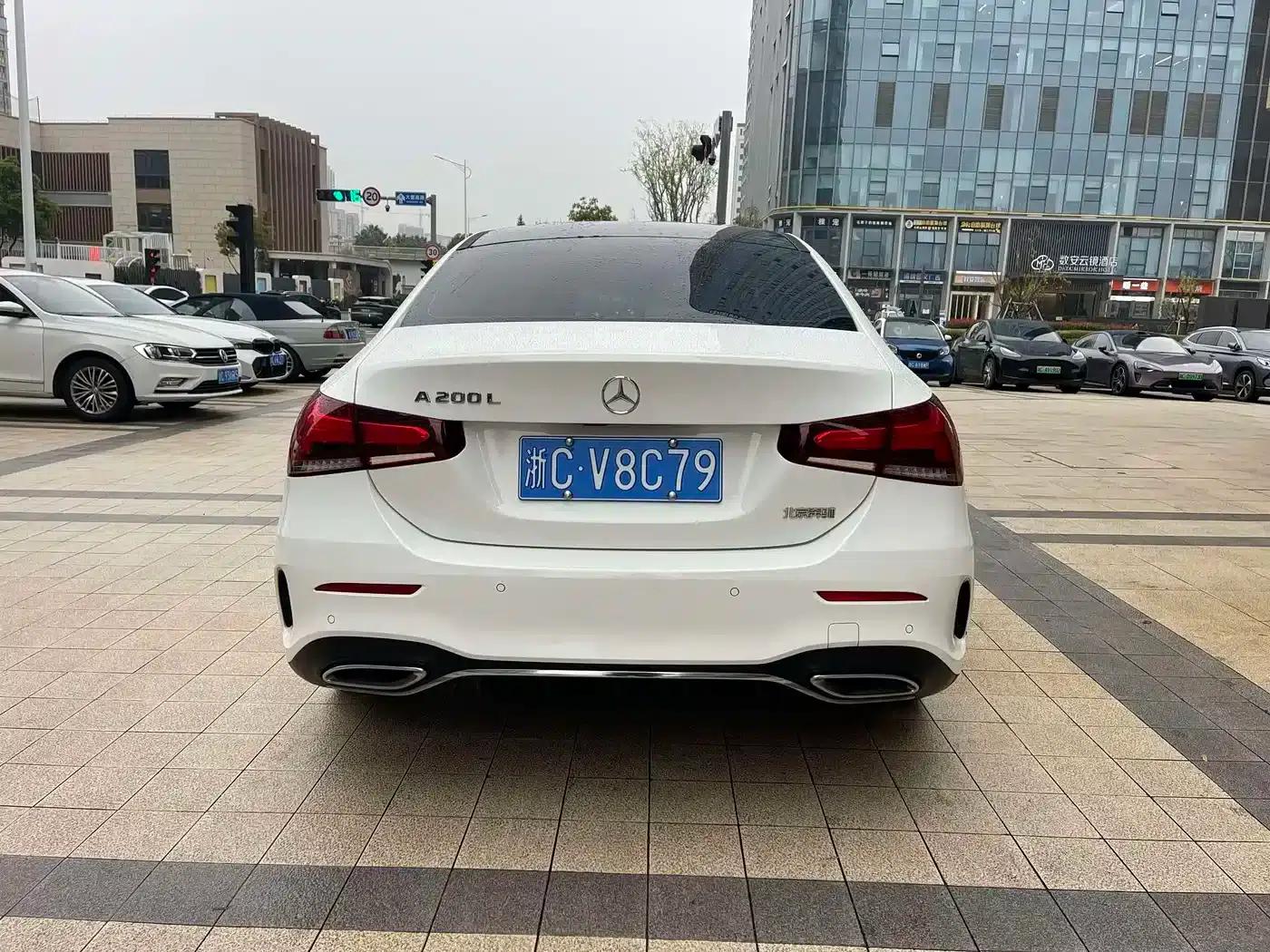 Mercedes-Benz A-Class 2020 Facelift A 200 L Sport Sedan Fashion Model — миниатюра 14