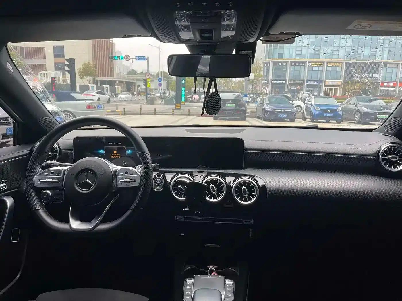 Mercedes-Benz A-Class 2020 Facelift A 200 L Sport Sedan Fashion Model — миниатюра 8