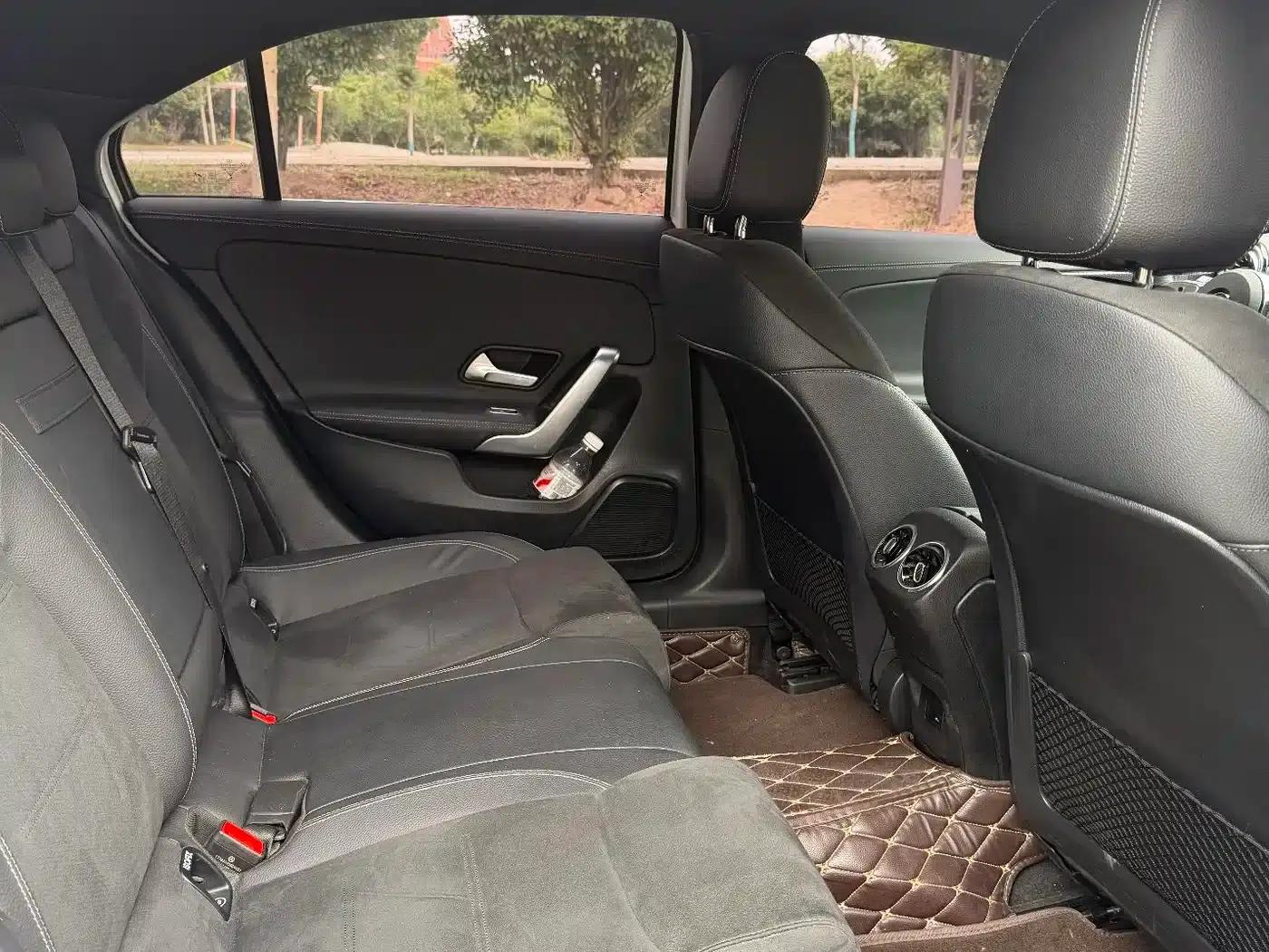 Mercedes-Benz A-Class 2021 A 200 L Sport Sedan Fashion Edition — миниатюра 12