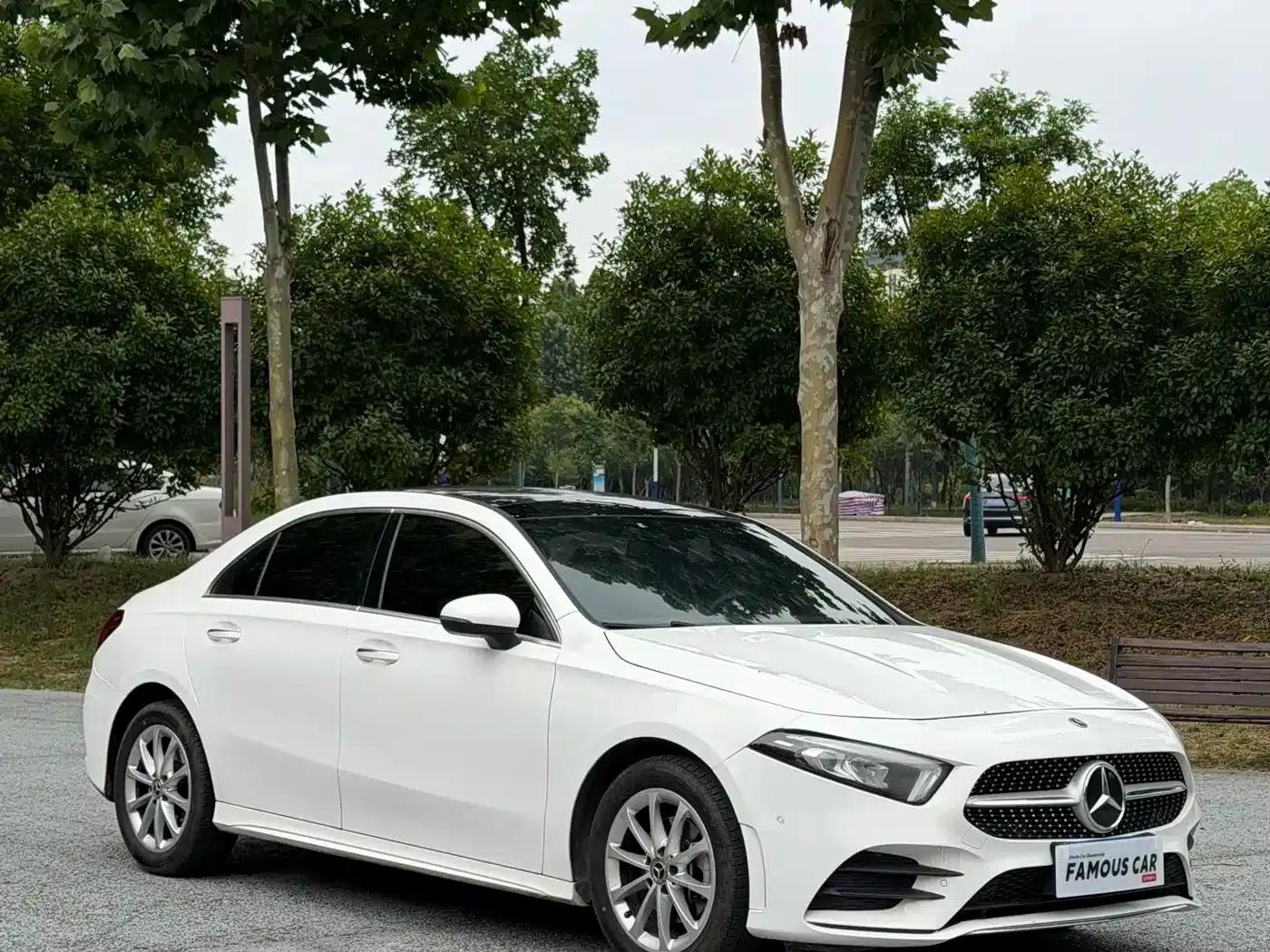 Mercedes-Benz A-Class 2021 A 200 L Sport Sedan Fashion Edition — миниатюра 3