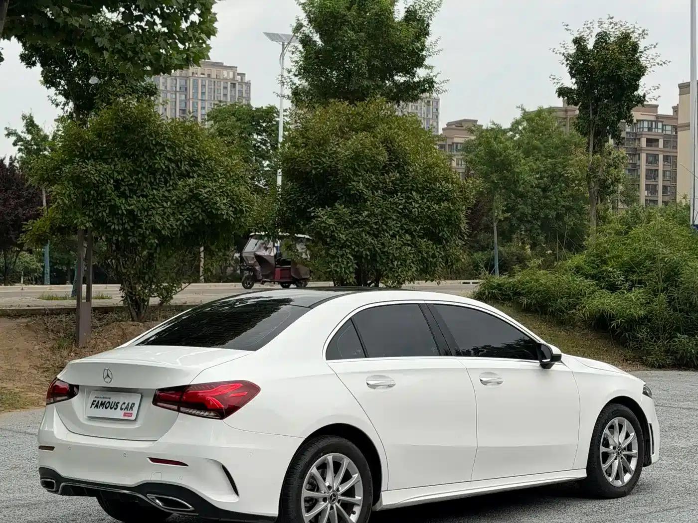 Mercedes-Benz A-Class 2021 A 200 L Sport Sedan Fashion Edition — миниатюра 4