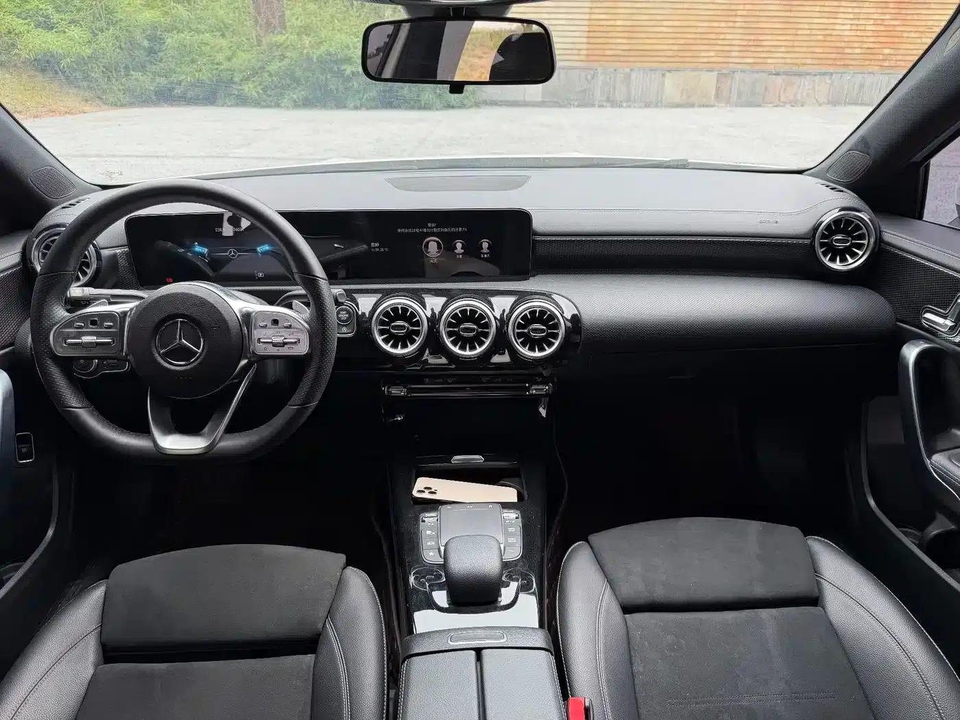 Mercedes-Benz A-Class 2021 A 200 L Sport Sedan Fashion Edition — миниатюра 7