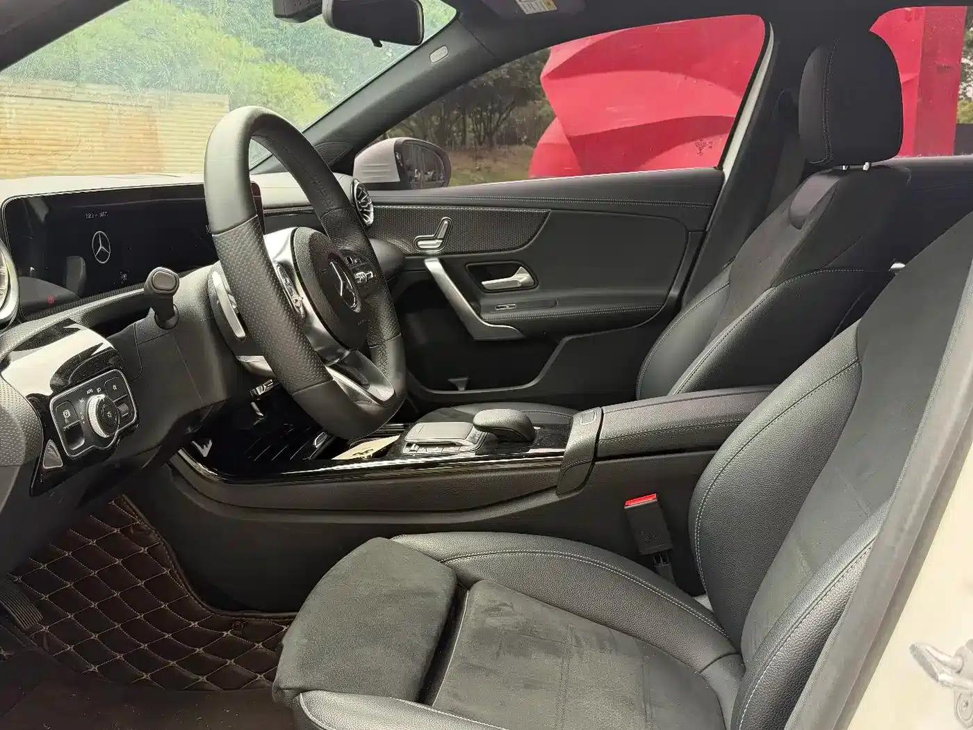 Mercedes-Benz A-Class 2021 A 200 L Sport Sedan Fashion Edition — миниатюра 9
