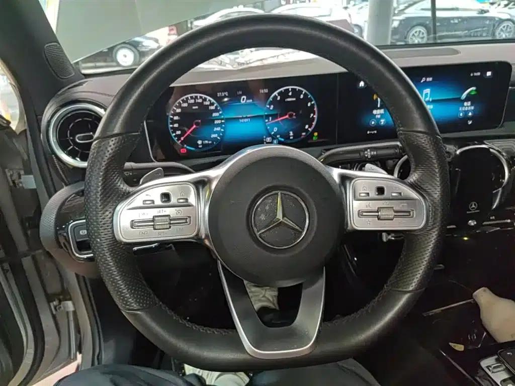 Mercedes-Benz A-Class 2019 Facelift A 200 L Sport Sedan — миниатюра 11