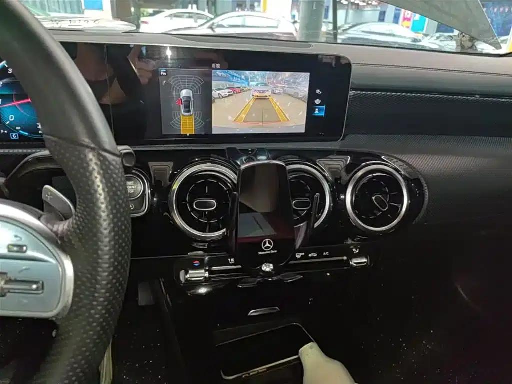 Mercedes-Benz A-Class 2019 Facelift A 200 L Sport Sedan — миниатюра 13