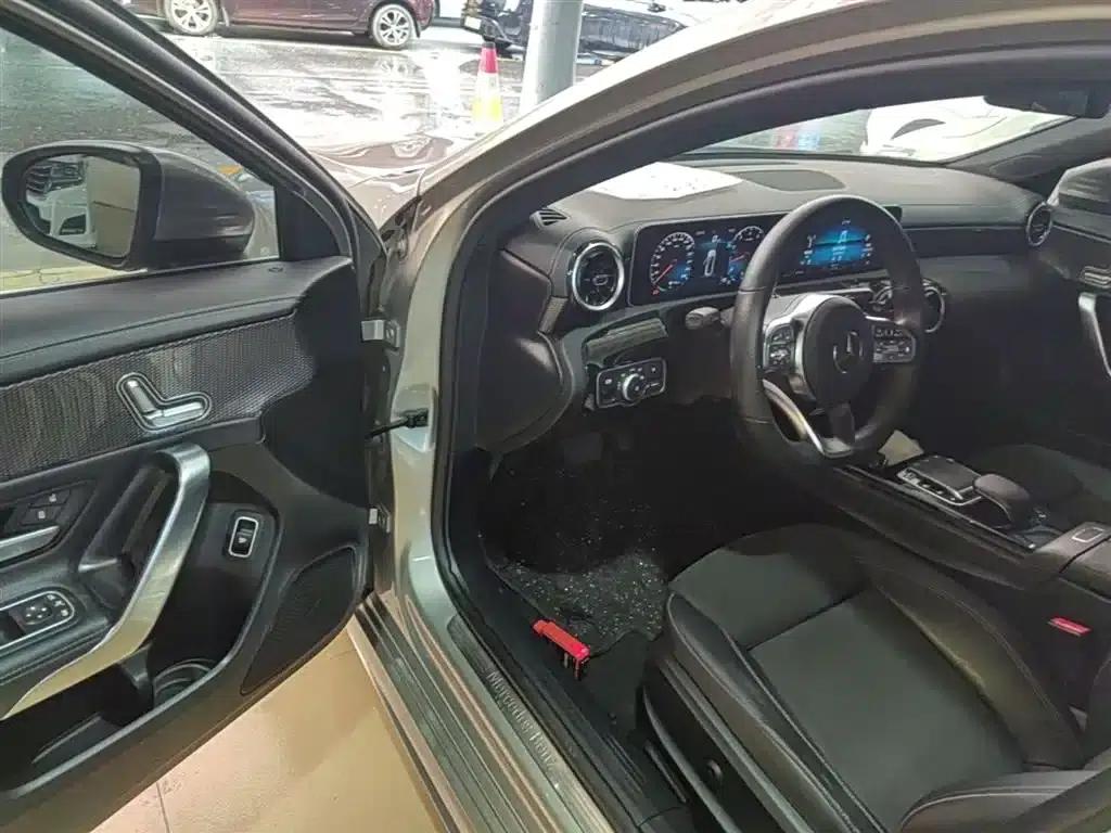 Mercedes-Benz A-Class 2019 Facelift A 200 L Sport Sedan — миниатюра 16