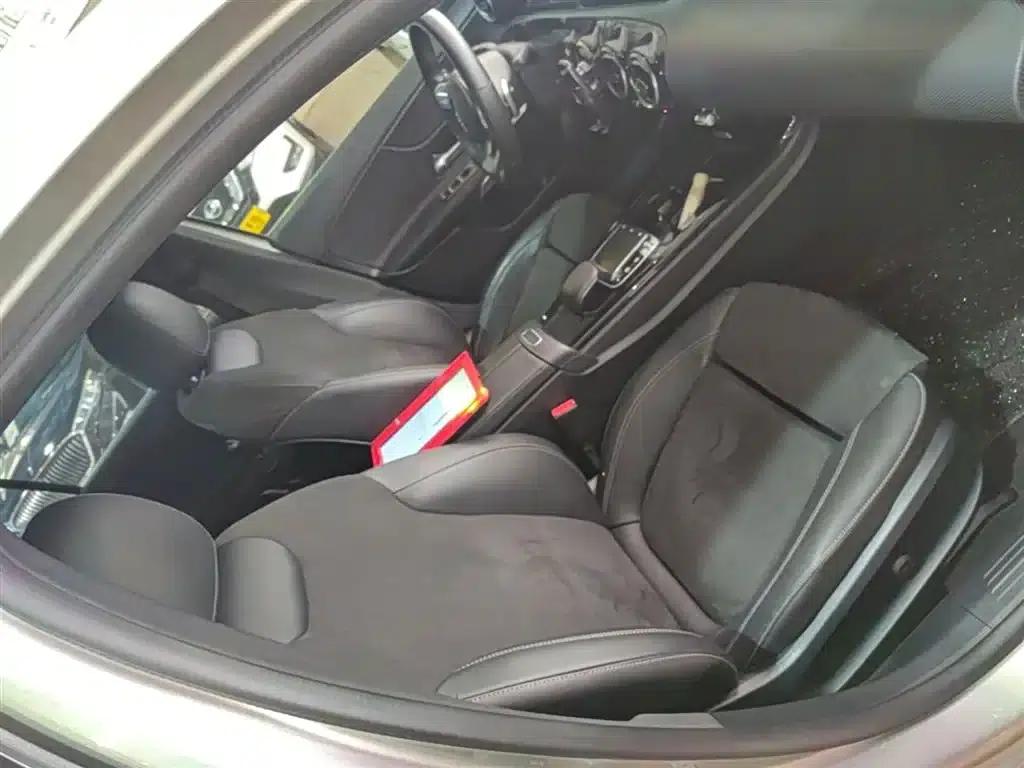Mercedes-Benz A-Class 2019 Facelift A 200 L Sport Sedan — миниатюра 25