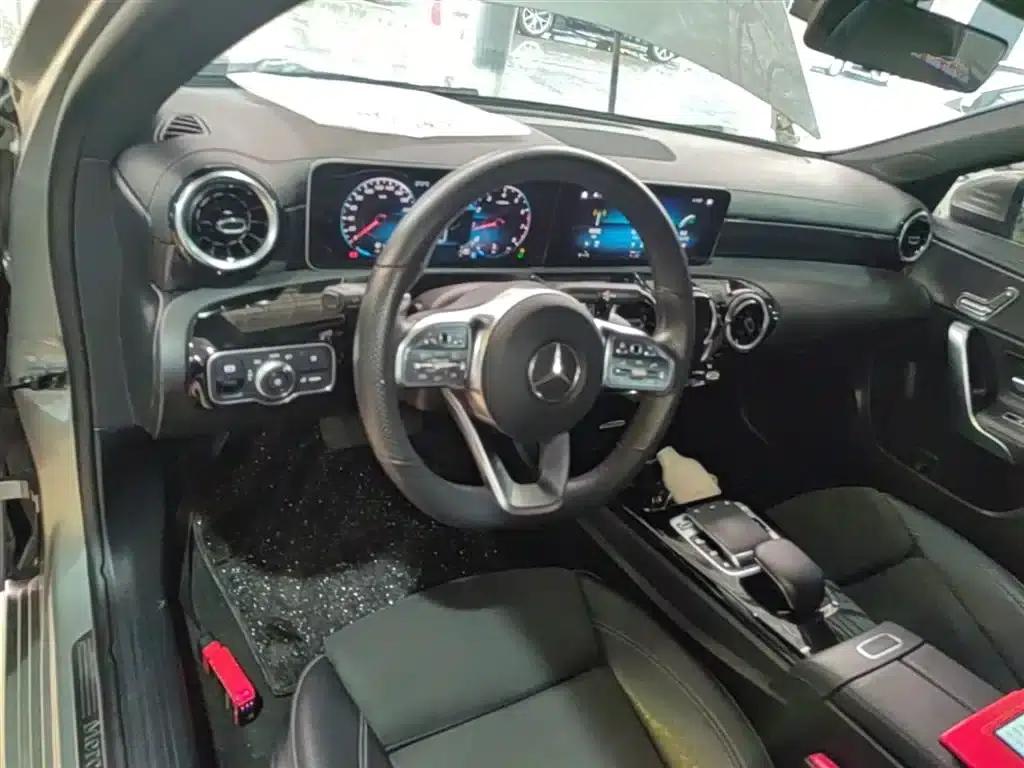 Mercedes-Benz A-Class 2019 Facelift A 200 L Sport Sedan — миниатюра 10