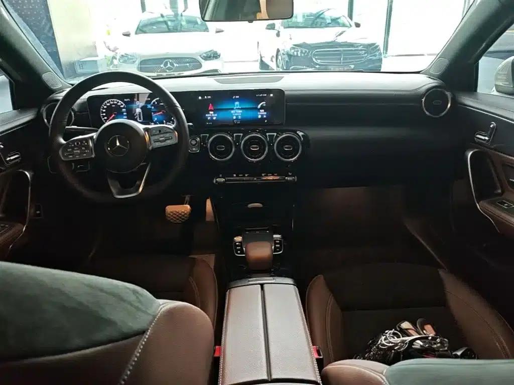 2019 Mercedes-Benz A-Class A 200 L Sport Sedan — миниатюра 16