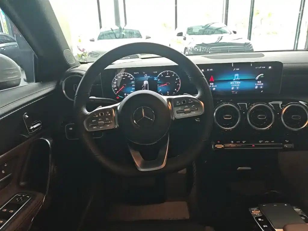 2019 Mercedes-Benz A-Class A 200 L Sport Sedan — миниатюра 17