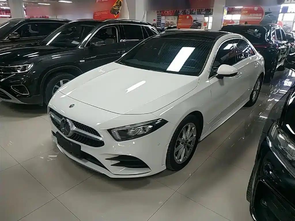 Mercedes-Benz A-Class 2021 A 200 L Sport Sedan Fashion Edition — миниатюра 2