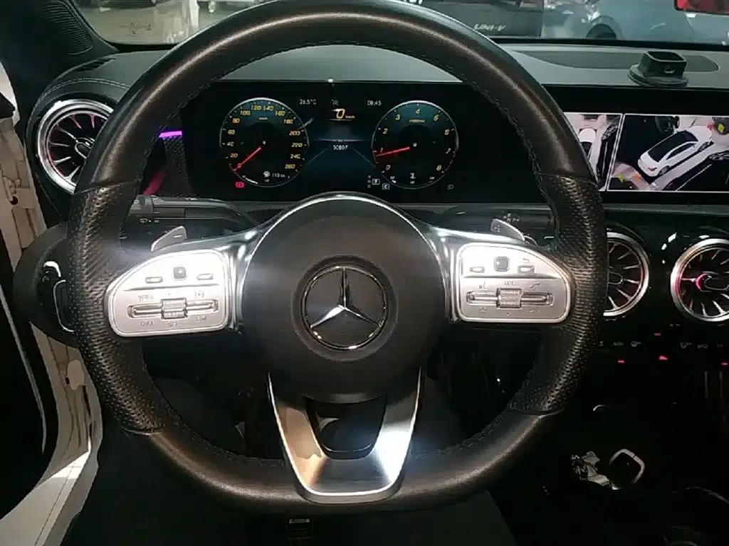 Mercedes-Benz A-Class 2021 A 200 L Sport Sedan Fashion Edition — миниатюра 11