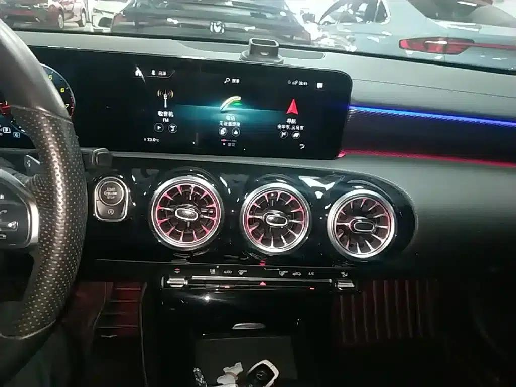 Mercedes-Benz A-Class 2021 A 200 L Sport Sedan Fashion Edition — миниатюра 13