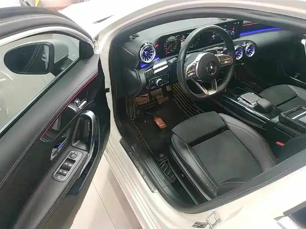 Mercedes-Benz A-Class 2021 A 200 L Sport Sedan Fashion Edition — миниатюра 16
