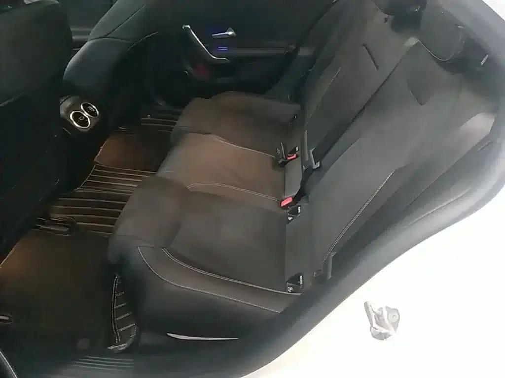Mercedes-Benz A-Class 2021 A 200 L Sport Sedan Fashion Edition — миниатюра 17