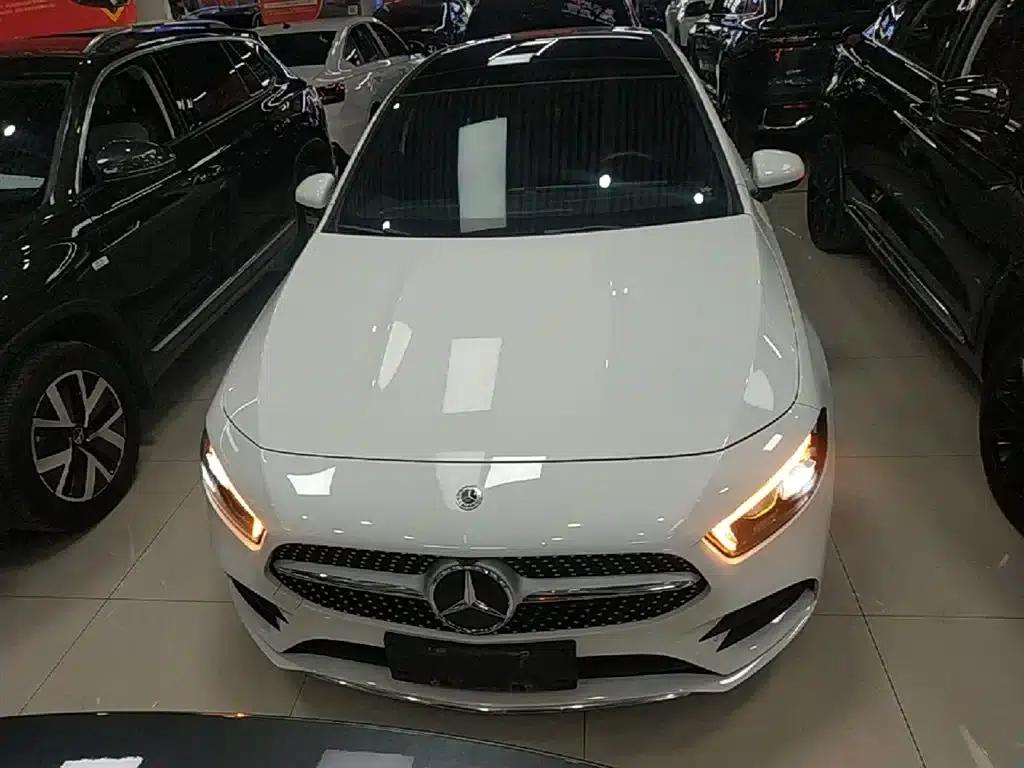 Mercedes-Benz A-Class 2021 A 200 L Sport Sedan Fashion Edition — миниатюра 3