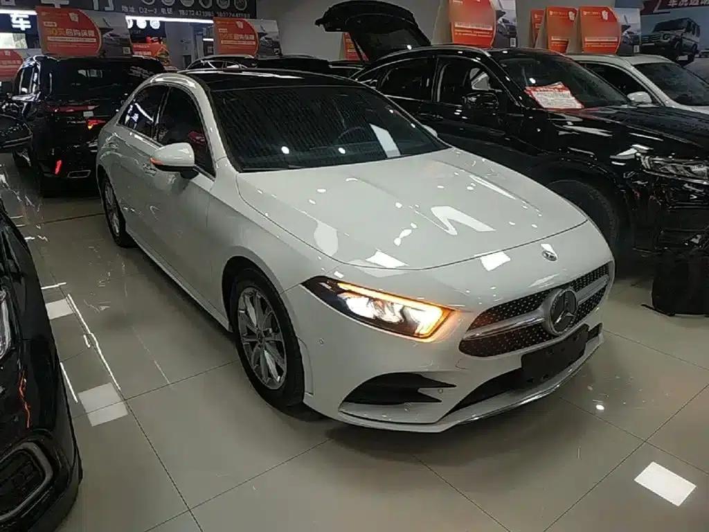 Mercedes-Benz A-Class 2021 A 200 L Sport Sedan Fashion Edition — миниатюра 4