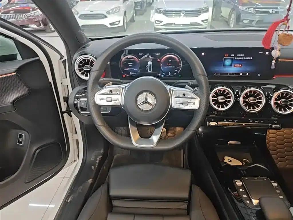 Mercedes-Benz A-Class 2022 Facelift A 200 L Sport Sedan Fashion Model — миниатюра 11