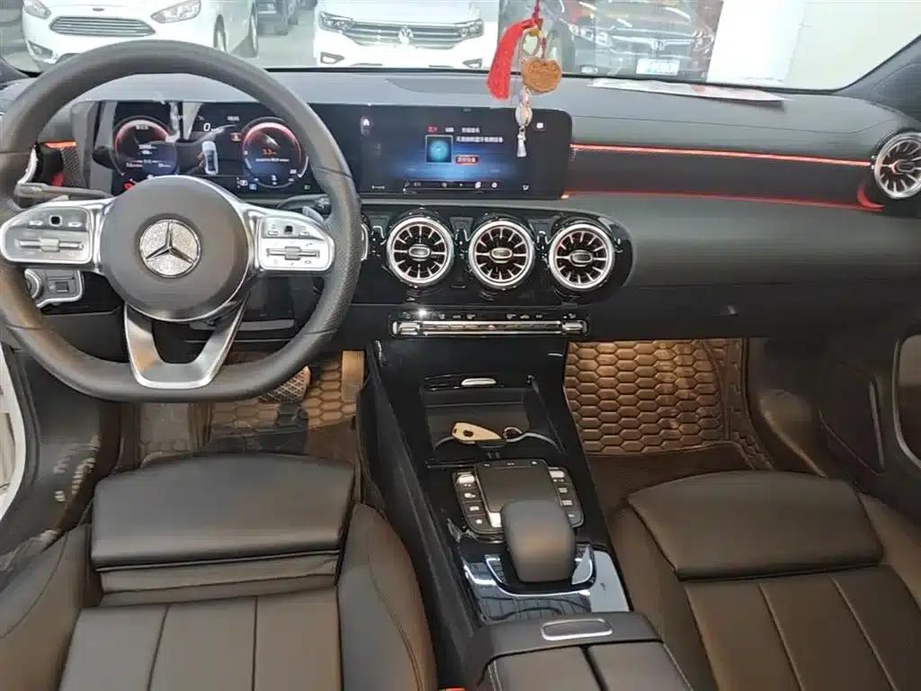Mercedes-Benz A-Class 2022 Facelift A 200 L Sport Sedan Fashion Model — миниатюра 13