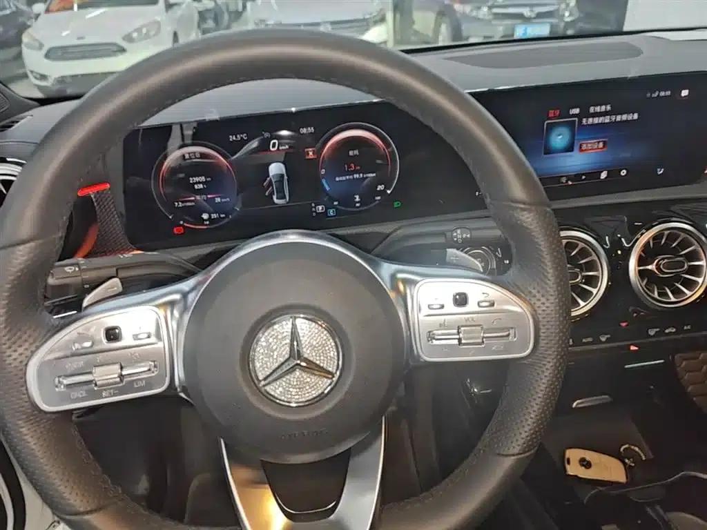 Mercedes-Benz A-Class 2022 Facelift A 200 L Sport Sedan Fashion Model — миниатюра 14