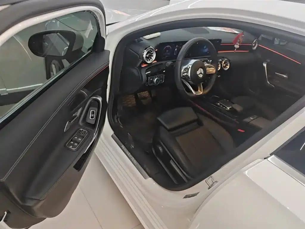 Mercedes-Benz A-Class 2022 Facelift A 200 L Sport Sedan Fashion Model — миниатюра 16