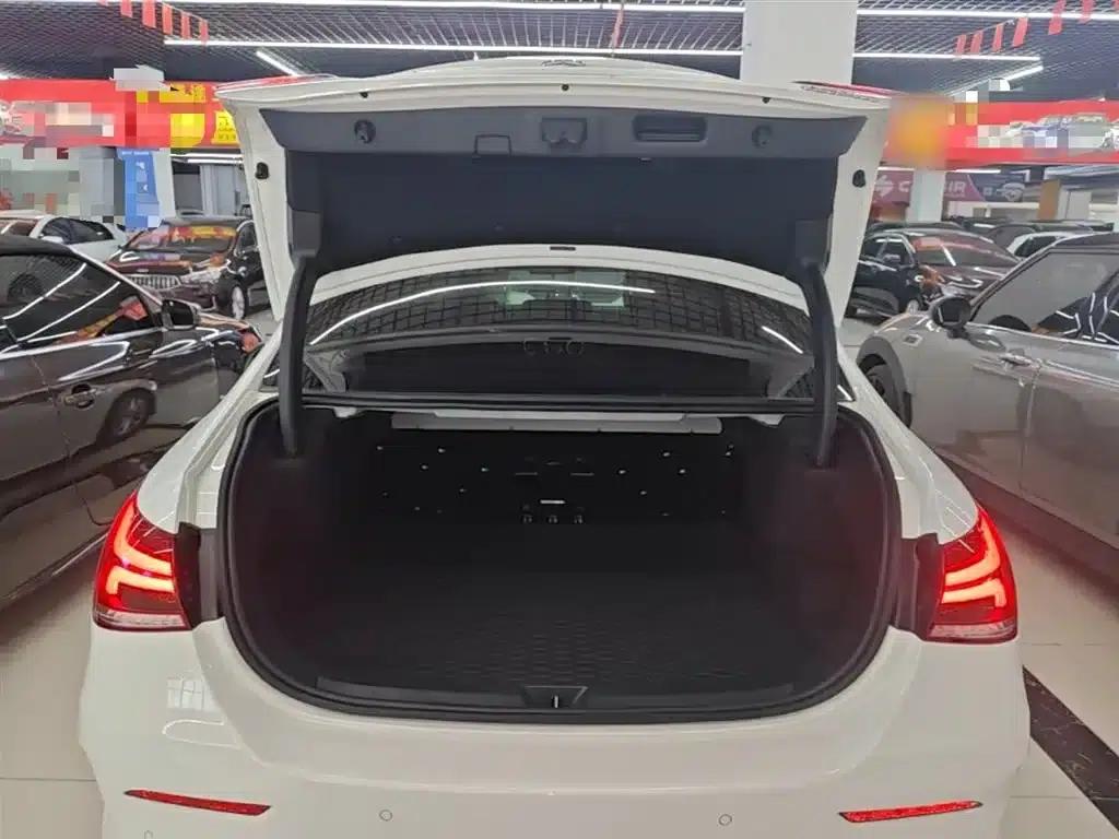 Mercedes-Benz A-Class 2022 Facelift A 200 L Sport Sedan Fashion Model — миниатюра 19