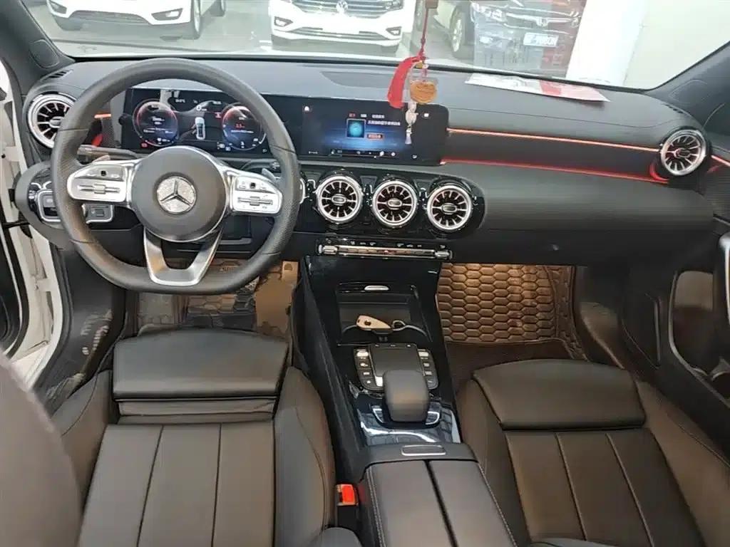 Mercedes-Benz A-Class 2022 Facelift A 200 L Sport Sedan Fashion Model — миниатюра 10