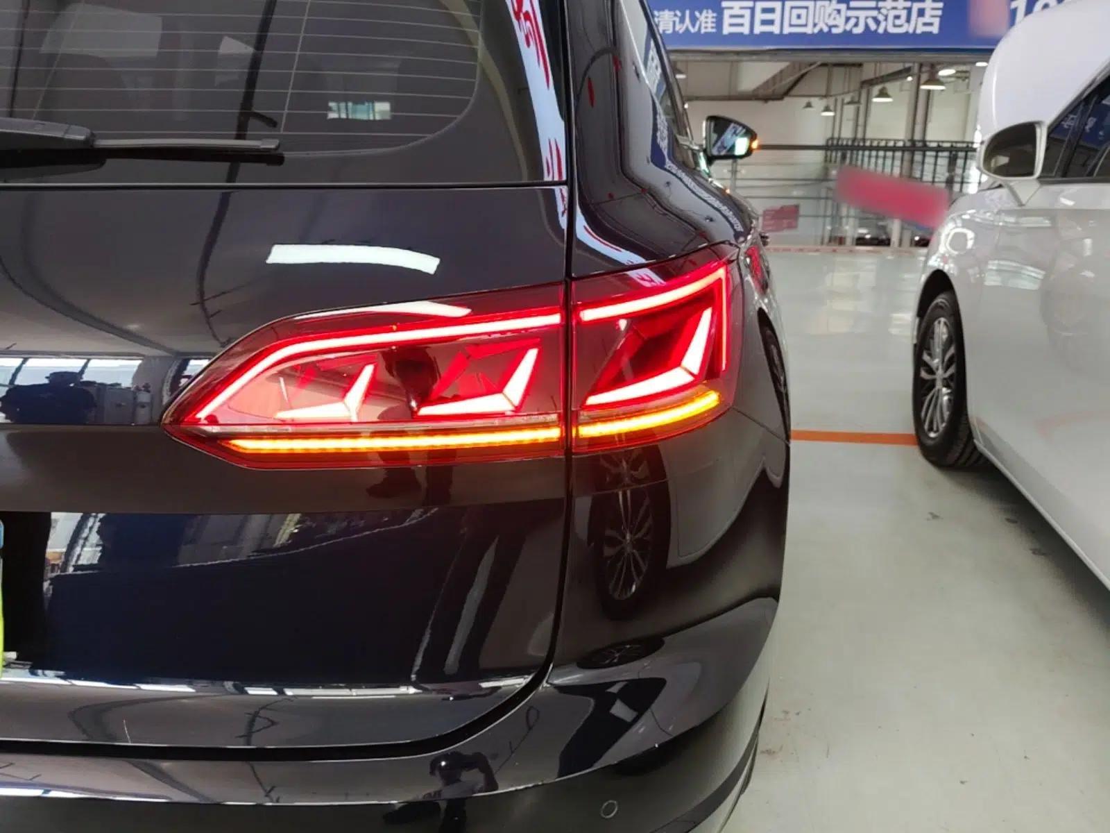 Volkswagen Touareg 2020 3.0 TSI Luxury Edition China VI — миниатюра 7