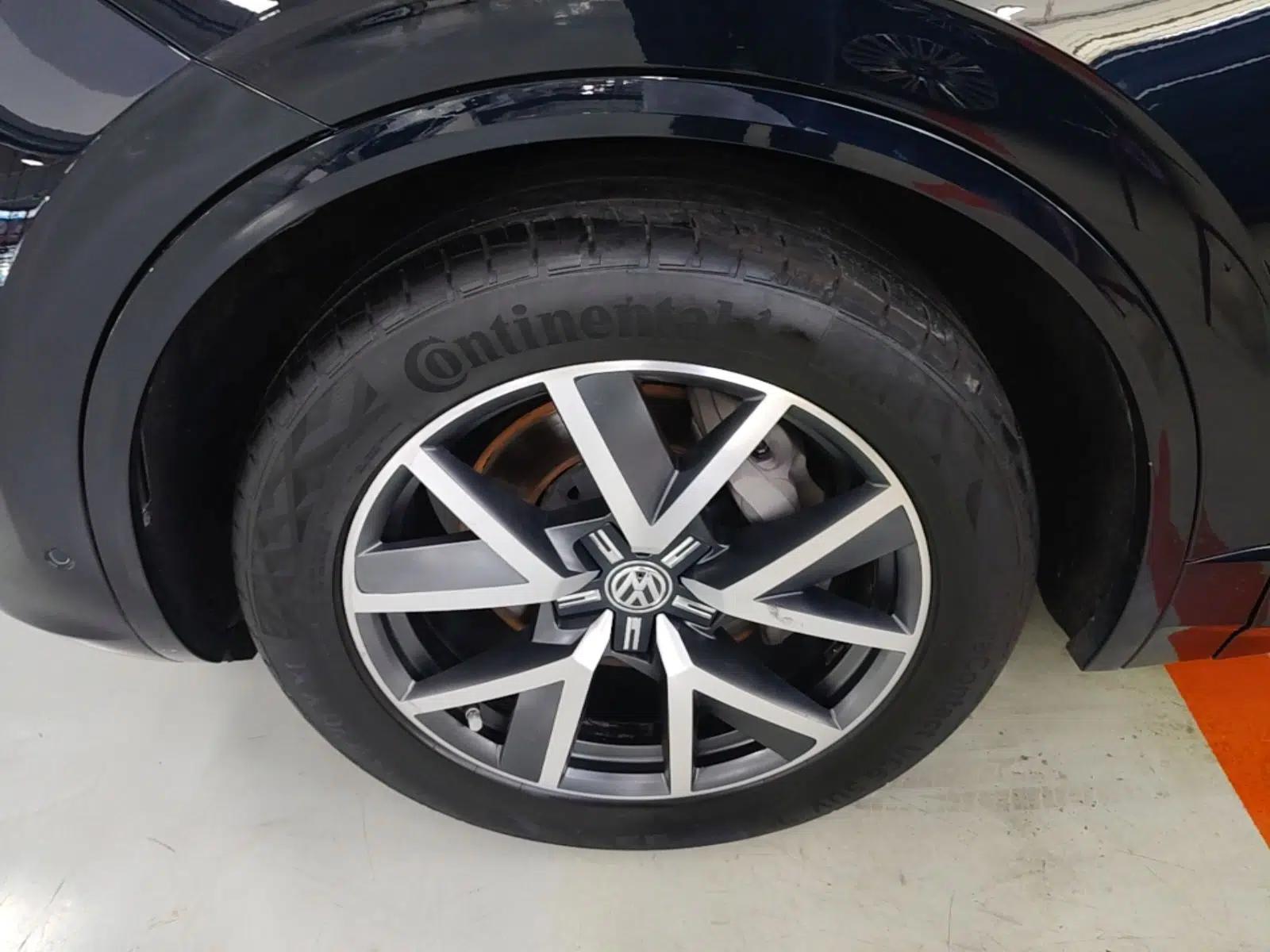 Volkswagen Touareg 2020 3.0 TSI Luxury Edition China VI — миниатюра 8