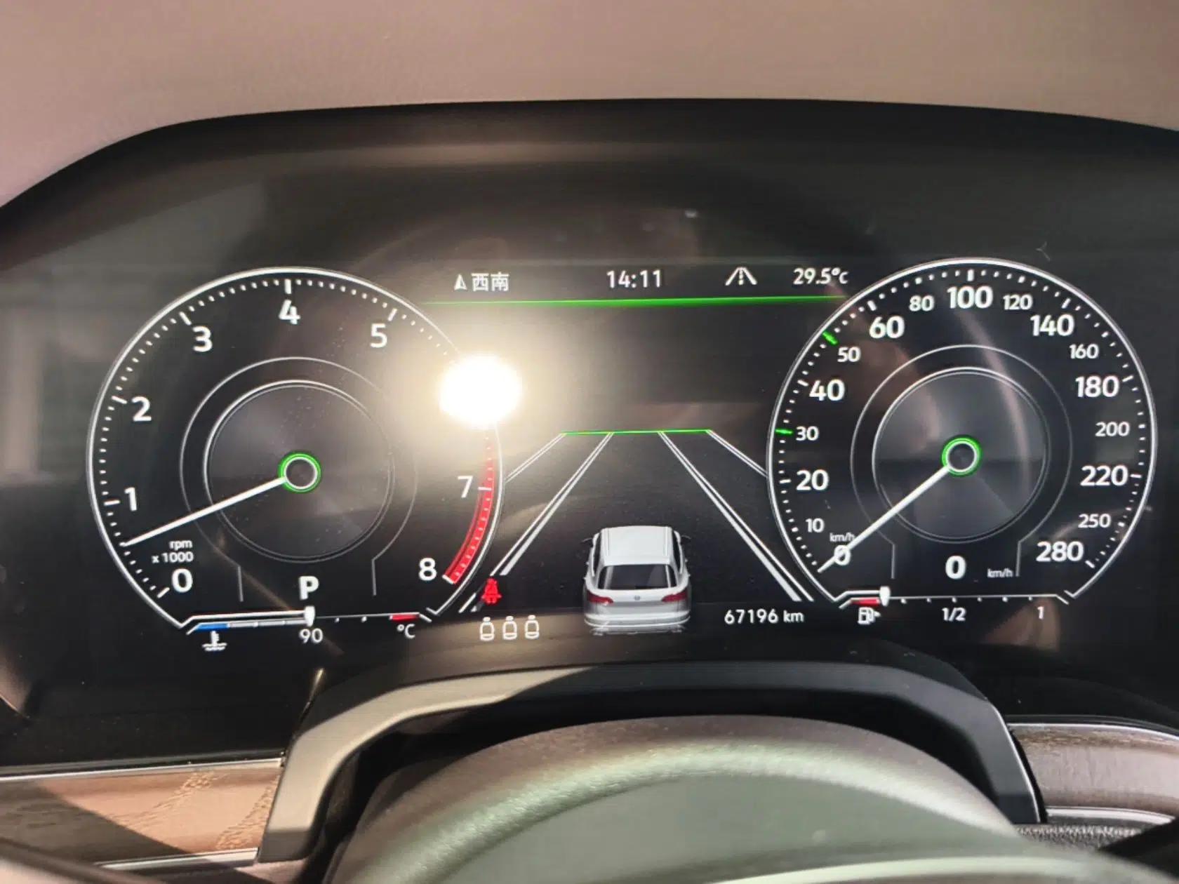 Volkswagen Touareg 2021 3.0 TSI Luxury Edition Black Diamond Sport Package — миниатюра 15