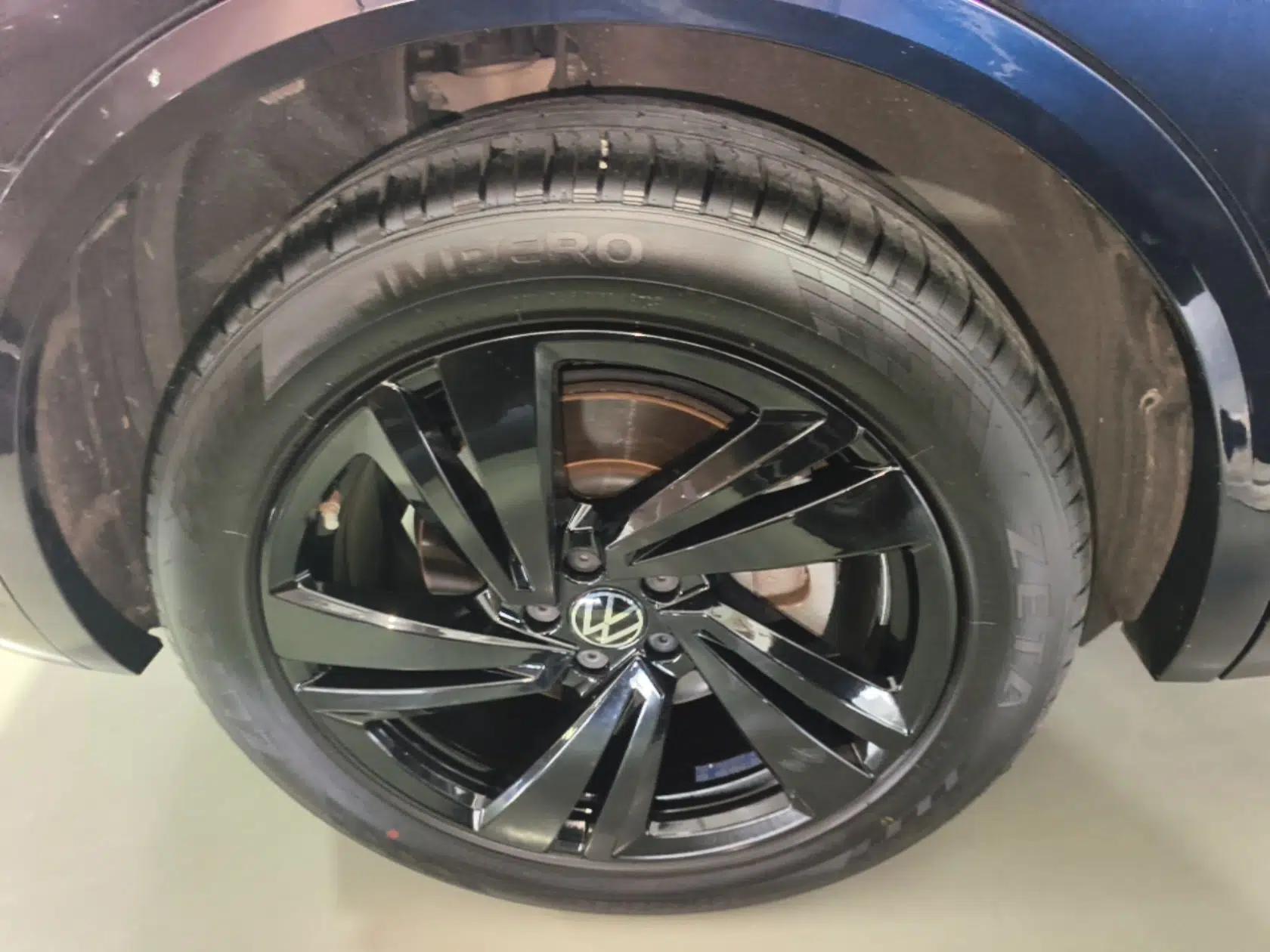 Volkswagen Touareg 2021 3.0 TSI Luxury Edition Black Diamond Sport Package — миниатюра 10