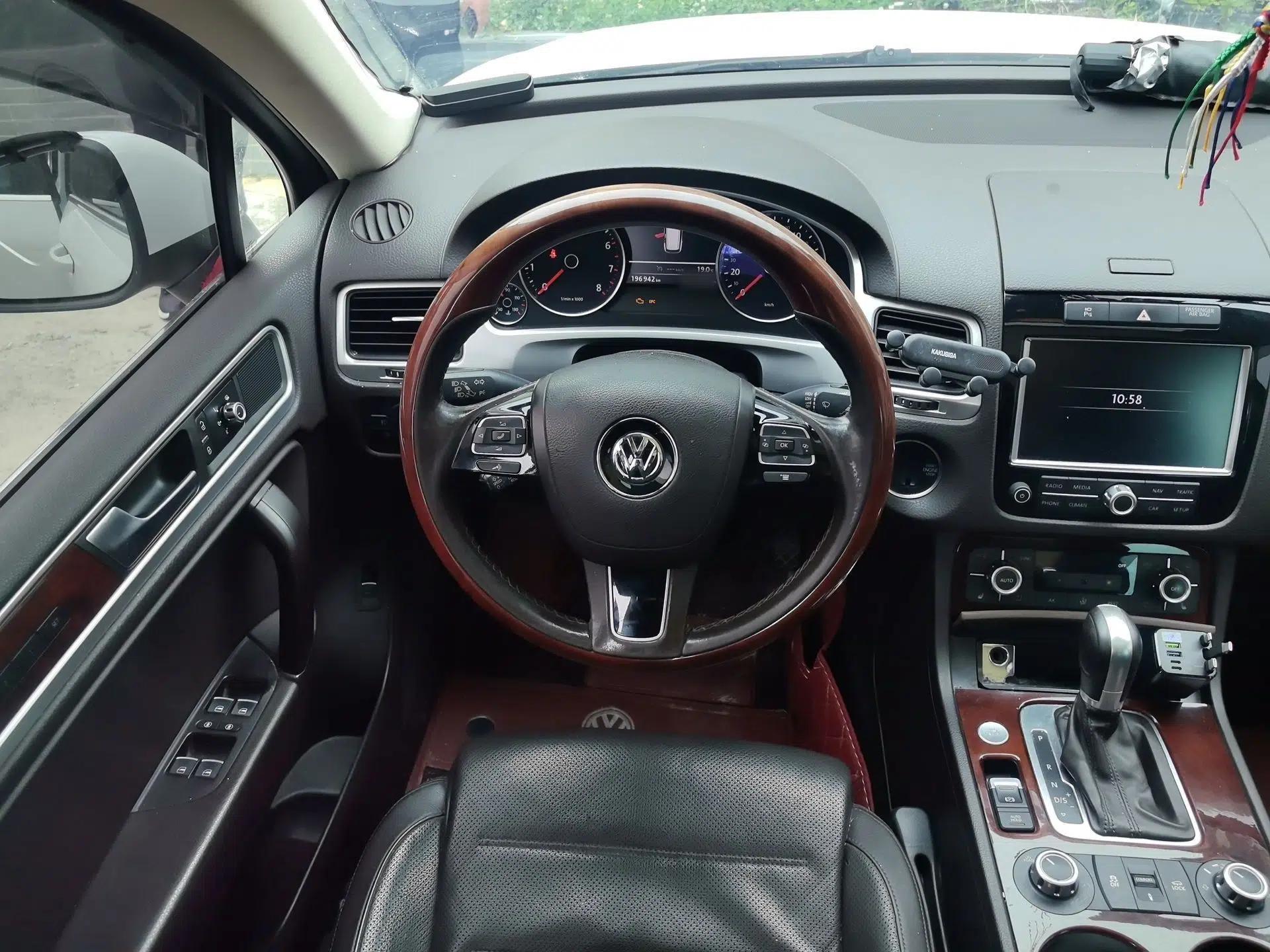 Volkswagen Touareg 2011 3.0 TSI High-End Version — миниатюра 11