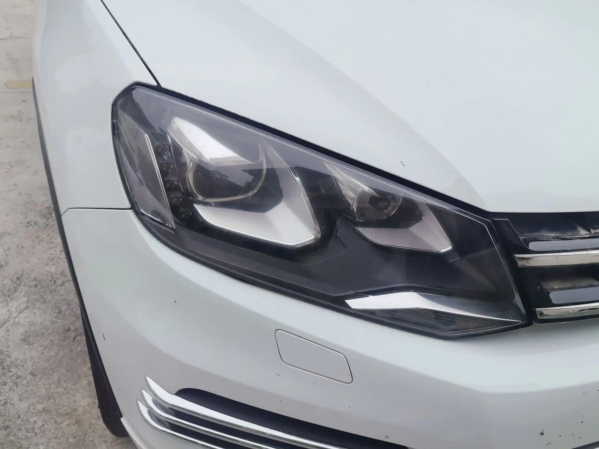 Volkswagen Touareg 2011 3.0 TSI High-End Version — миниатюра 7