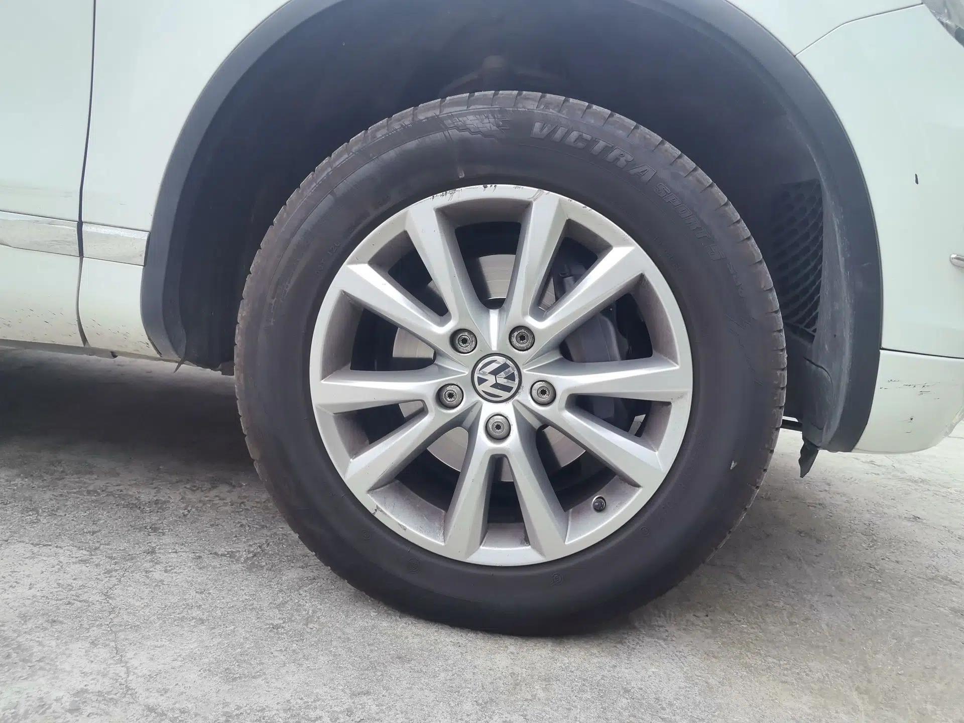 Volkswagen Touareg 2011 3.0 TSI High-End Version — миниатюра 8