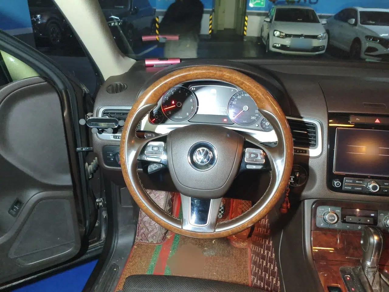 Volkswagen Touareg 2011 3.0 TSI Comfort Version — миниатюра 11