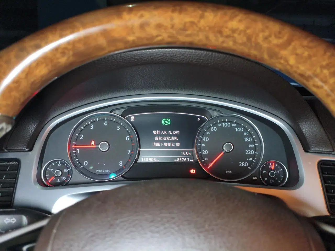Volkswagen Touareg 2011 3.0 TSI Comfort Version — миниатюра 12