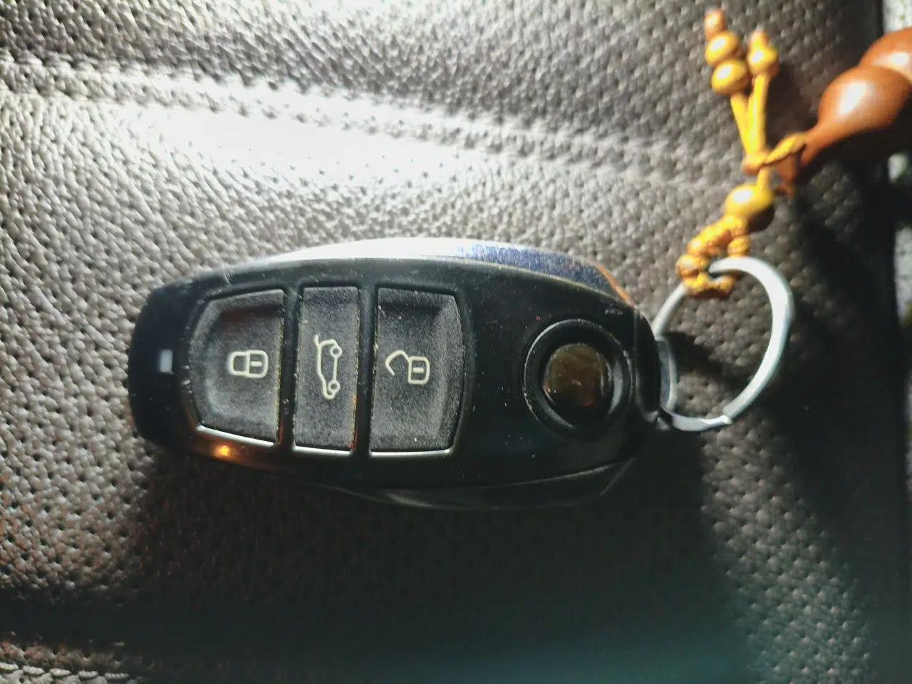 Volkswagen Touareg 2011 3.0 TSI Comfort Version — миниатюра 9