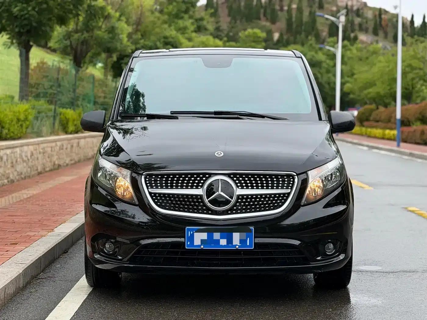2016 Nissan Vito 2.0T Elite Edition 9-seater — миниатюра 2