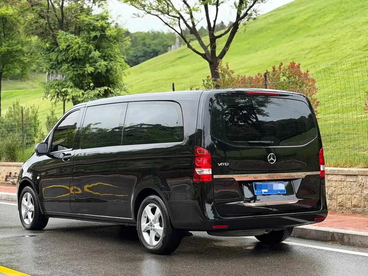 2016 Nissan Vito 2.0T Elite Edition 9-seater — миниатюра 3