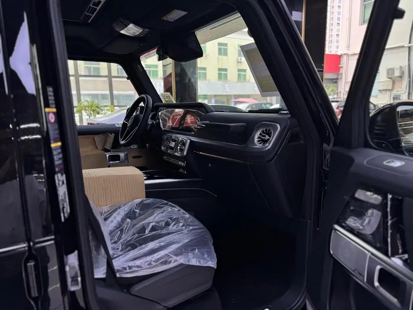 2025 Mercedes-Benz G-Class G 500 — миниатюра 14