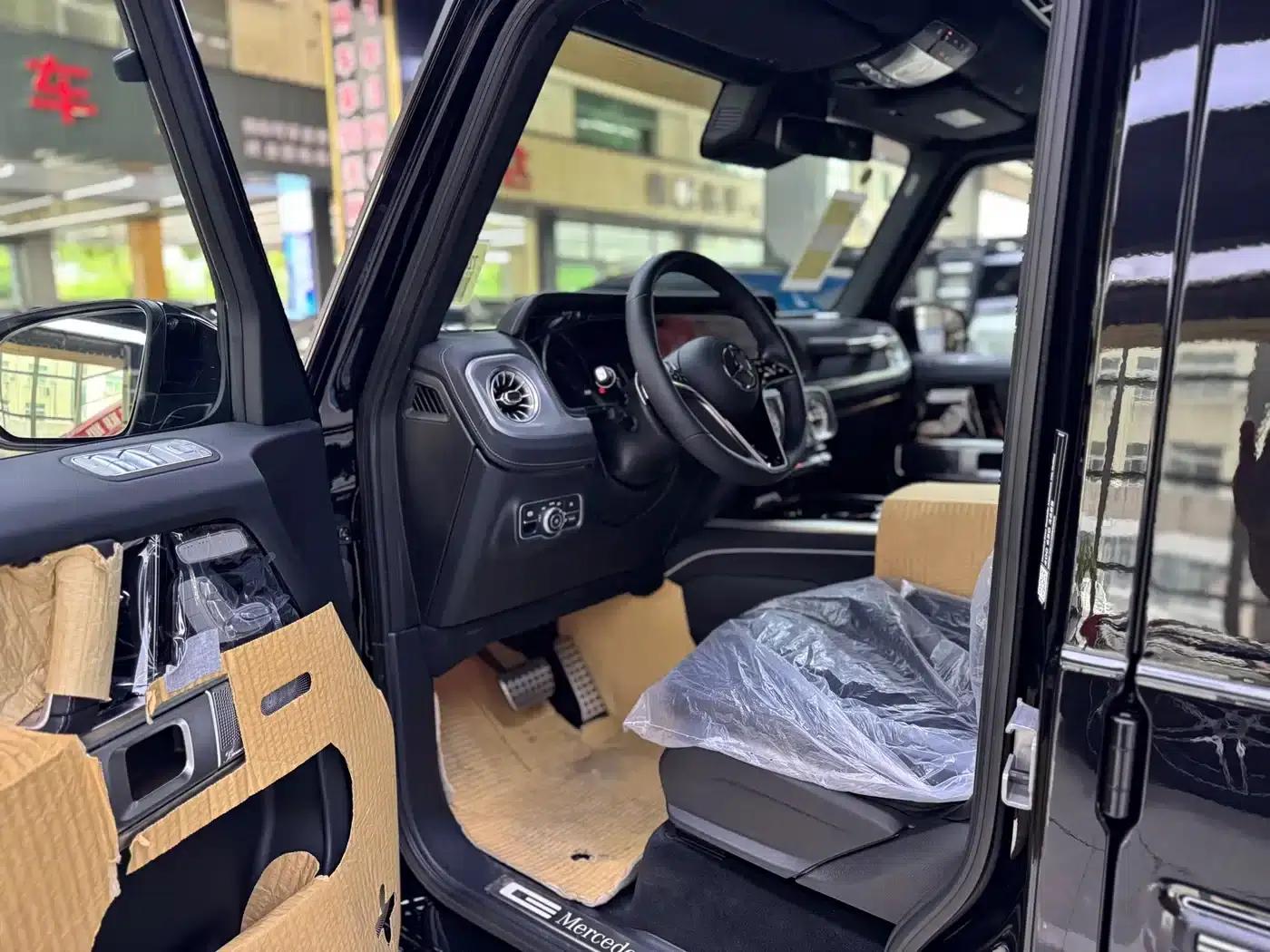 2025 Mercedes-Benz G-Class G 500 — миниатюра 4