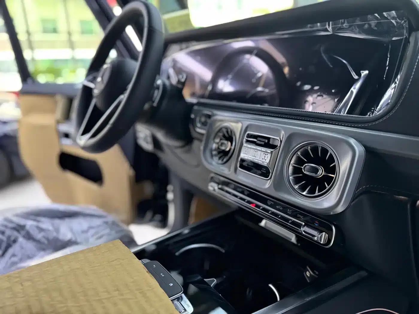2025 Mercedes-Benz G-Class G 500 — миниатюра 10