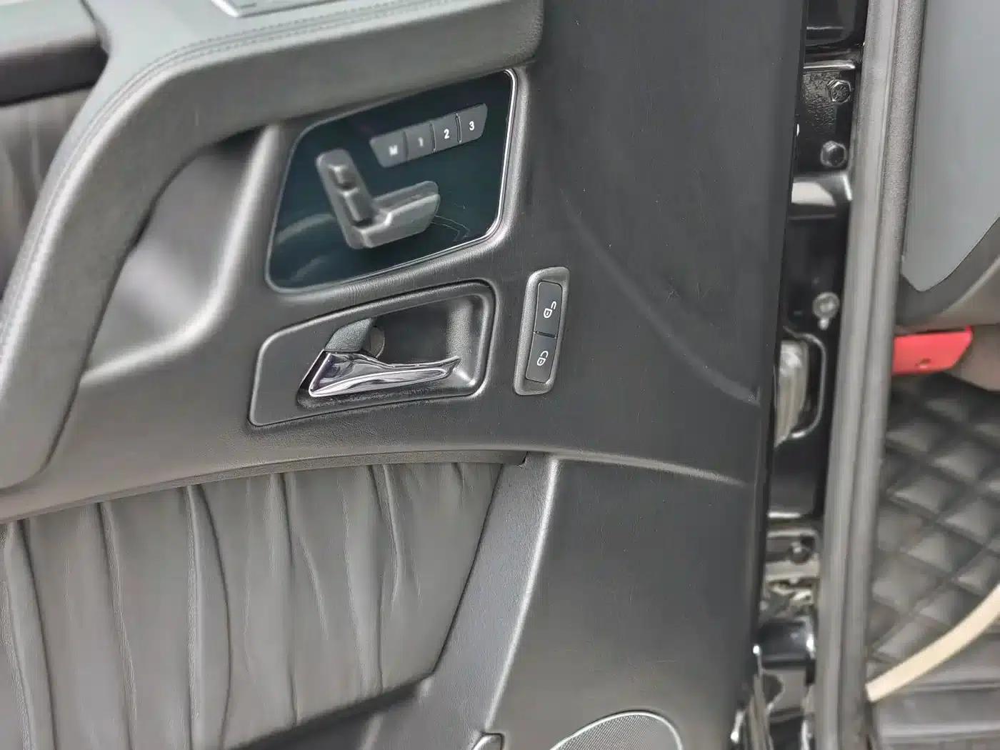 2016 Mercedes-Benz G-Class G 500 — миниатюра 14