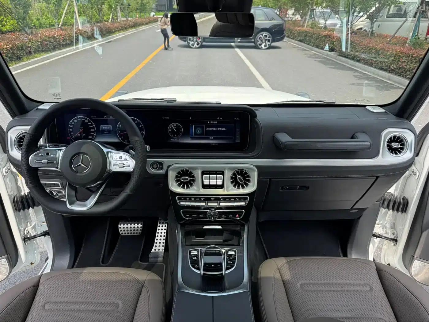 2023 Mercedes-Benz G-Class G 500 — миниатюра 11