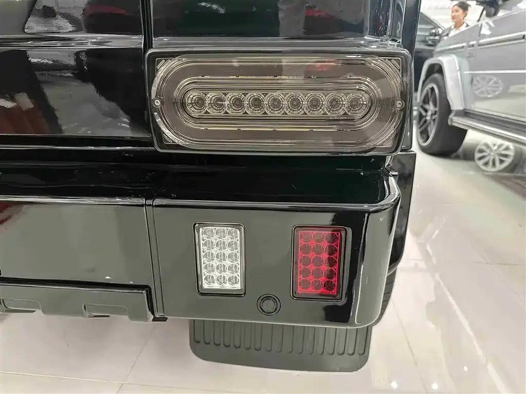 2017 Mercedes-Benz G-Class G 350 d — миниатюра 12