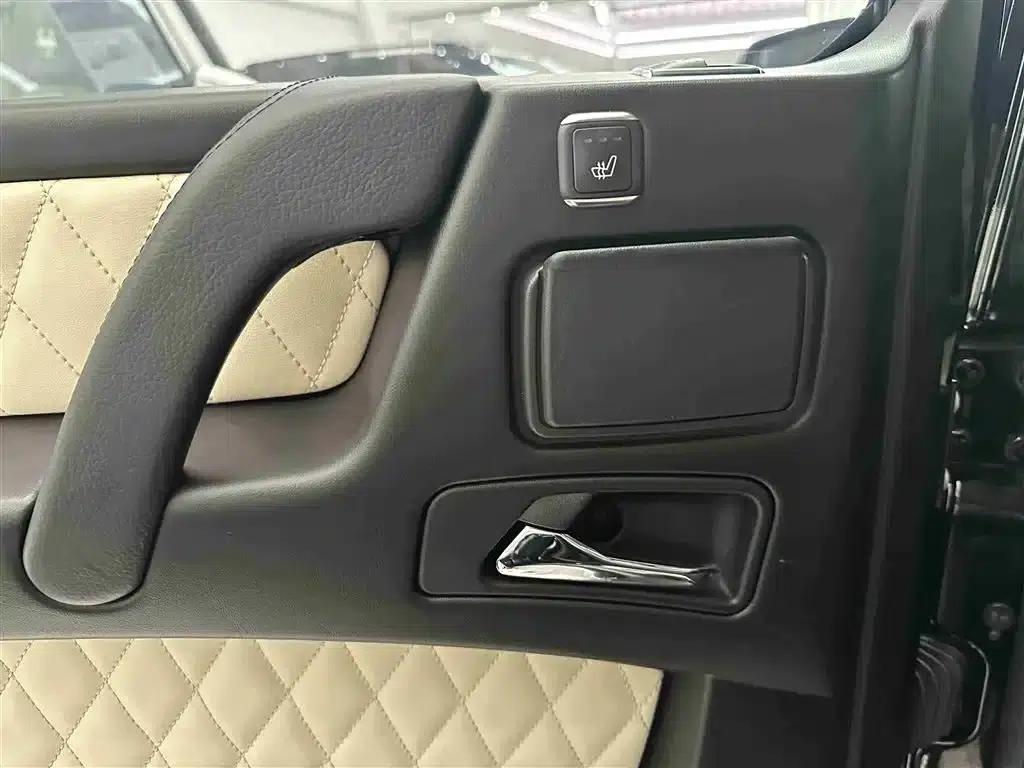 2017 Mercedes-Benz G-Class G 350 d — миниатюра 15